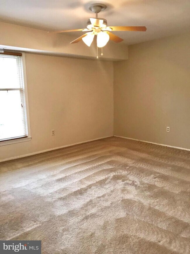 Foto del edificio - 12709 Gordon Blvd