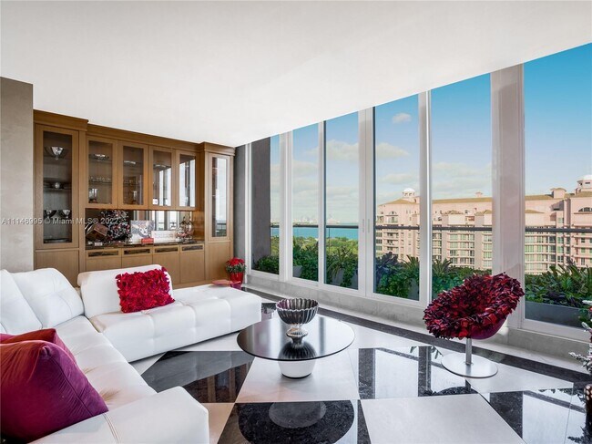 Foto del edificio - 60 Edgewater Dr