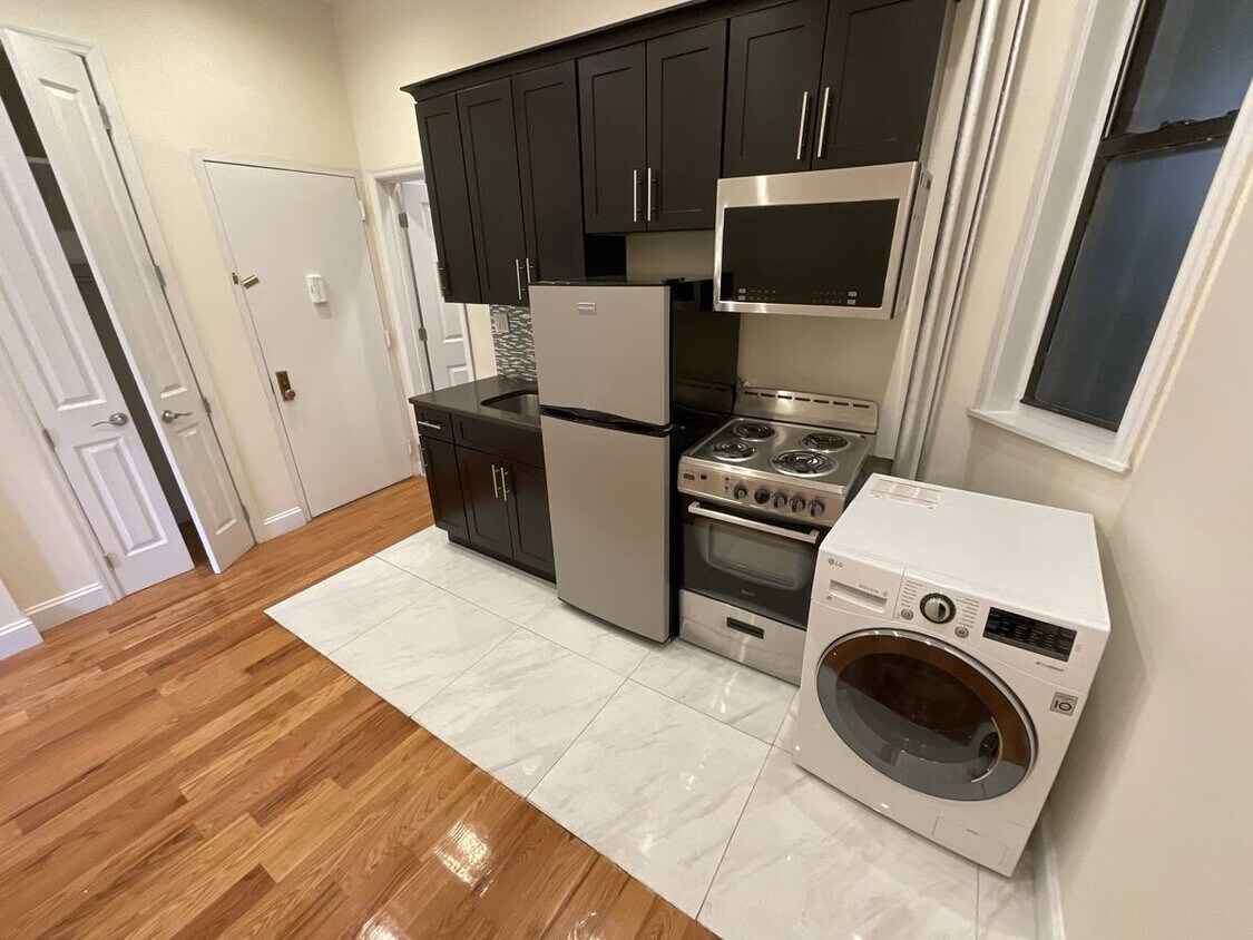 Foto principal - 735 Mace Ave