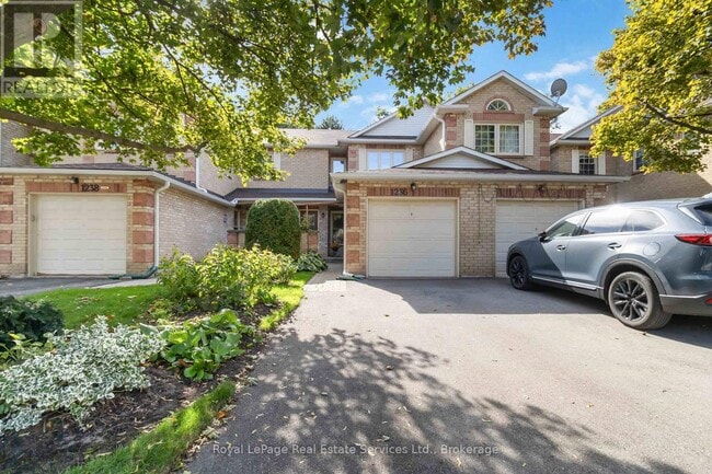 Building Photo - 1236 McCraney St E