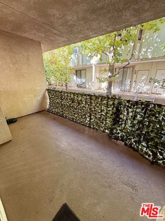 Building Photo - 10215 Variel Ave