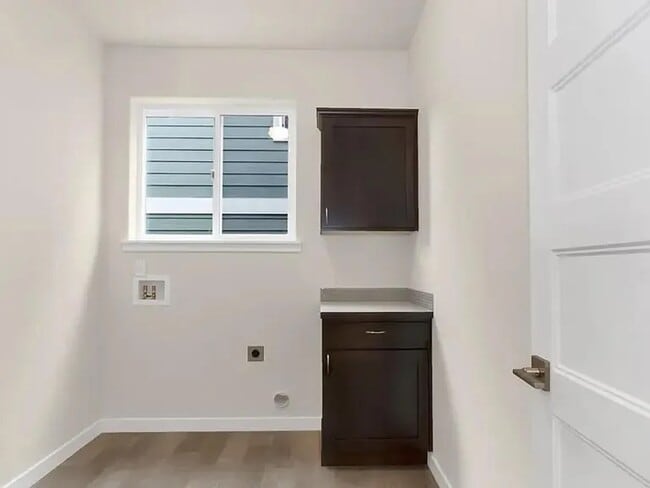 Laundry Room - 711 Natalee Jo St SE