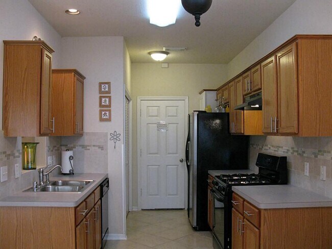 Foto del edificio - 1822 S Broadway St