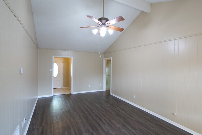 Foto del edificio - 5335 Inwood Dr
