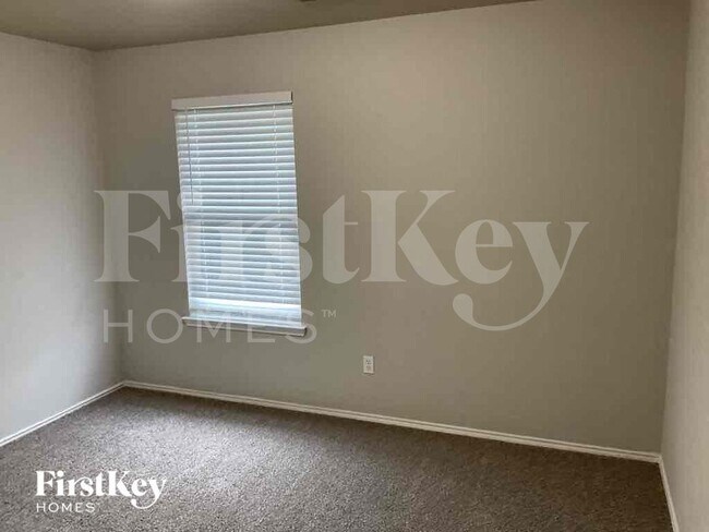 Building Photo - 3605 Smoketree Dr
