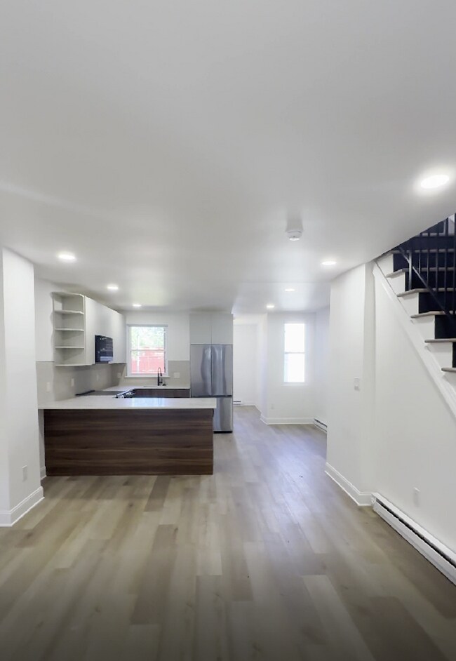 Foto del edificio - 5041 N Franklin St