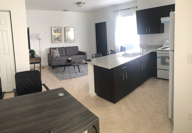 Foto del edificio - 405 E 7th St