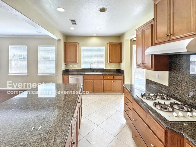 Building Photo - 246 W Recreo Way