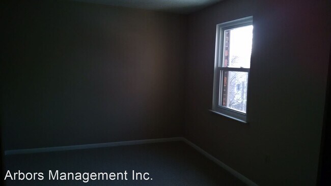 Building Photo - 2 br, 1.5 bath House - 114 MOSSIDE LOOP