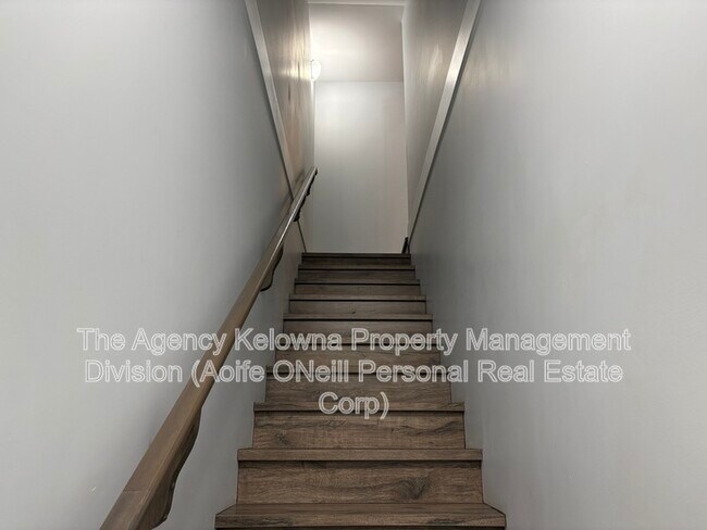 Photo du bâtiment - 1308 Rutland Rd N