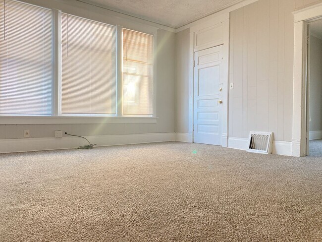 Foto del edificio - Coming Soon! Updated 4 bed 2 bath house right in the heart of Benson.