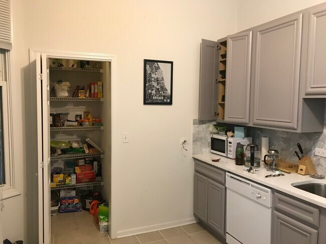 Foto del edificio - 1436 W Erie St