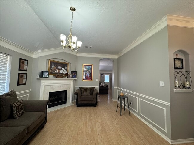 Building Photo - 3670 Lakeaires Ln