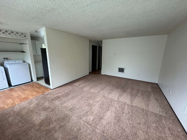 Building Photo - **One Portable AC-Unit included** 2-bedroom / 1-bath, Near Transportation