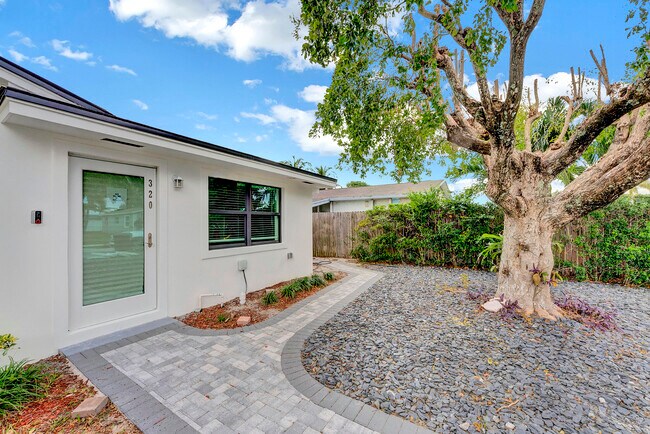 Foto del edificio - 320 NW 3rd Ave