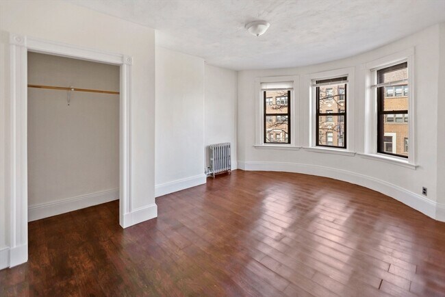 Building Photo - 866 Huntington Ave