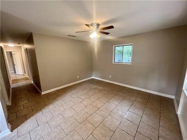 Building Photo - 3 BD/ 1 BA Home for Rent in Mobile