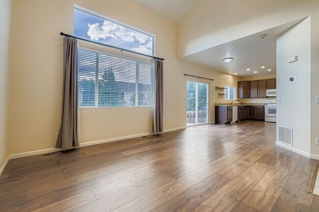 Building Photo - 2222 Woodpark Dr
