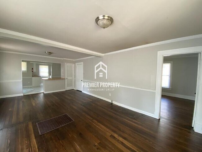 Foto del edificio - 3625 Faxon Ave