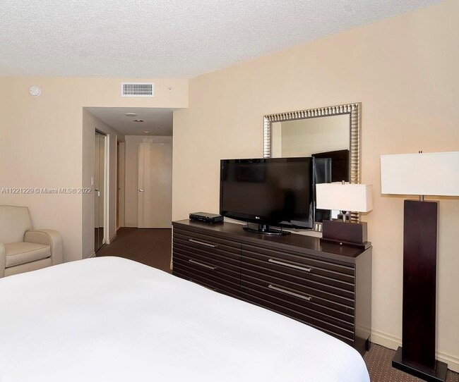 Building Photo - 17375  Collins Ave  1908-1 Sunny Isles Bea...