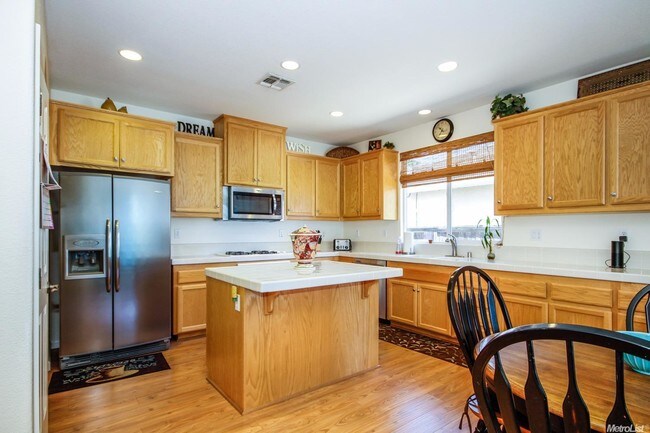 Building Photo - 7000 Artisan Cir