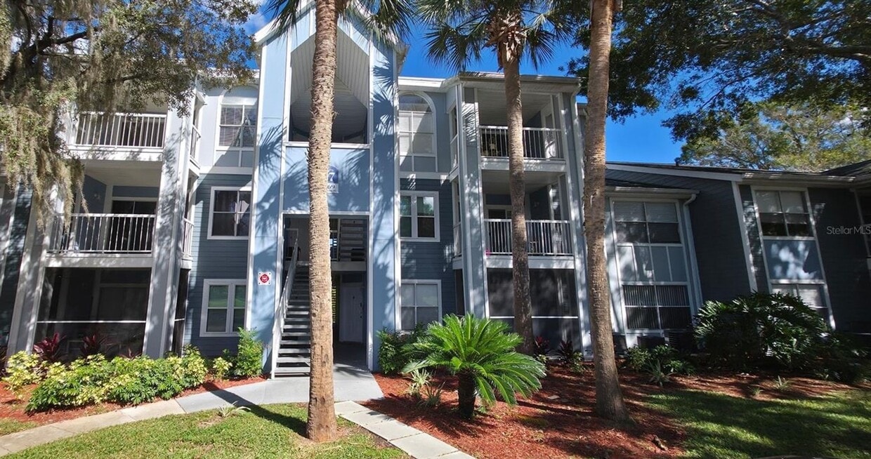 Lake Mary Condo ~ Fresh Paint, Laminate Flooring, Fantastic Amenities! - Lake Mary Condo ~ Fresh Paint, Laminate Flooring, Fantastic Amenities!