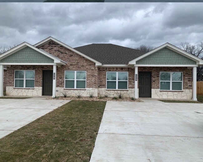 Building Photo - 3224 Belmont Dr
