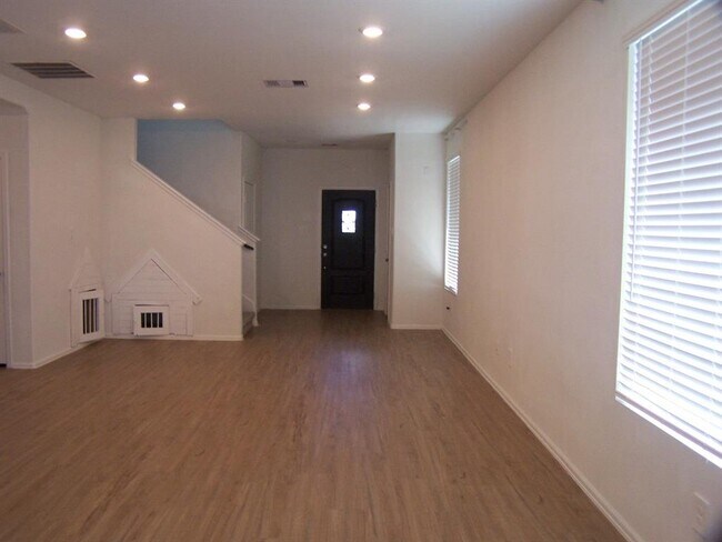 Building Photo - 24006 Steep Climb Dr