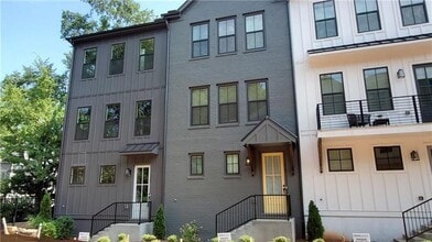 Building Photo - 117 Chestnut Cir
