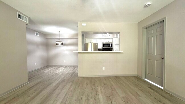 Building Photo - 1311 Antoine Dr