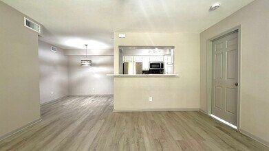 Building Photo - 1311 Antoine Dr