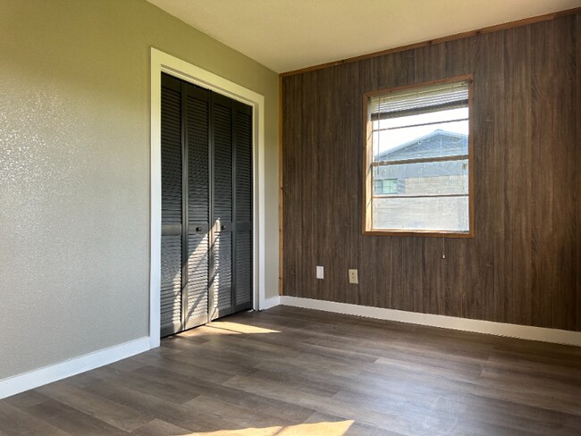 Building Photo - 210 Nichols Dr