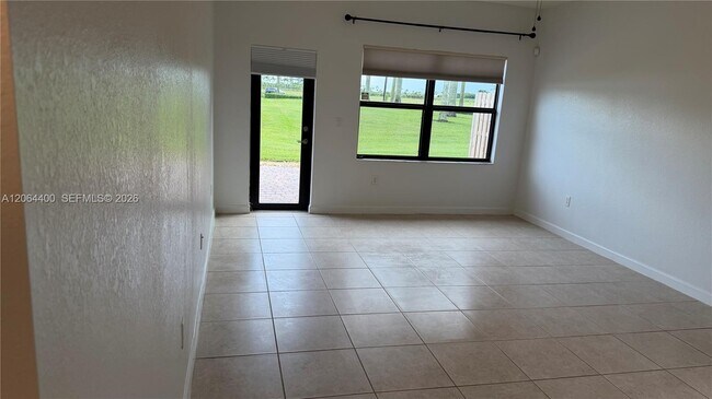 Foto del edificio - 737 SE 37th Pl