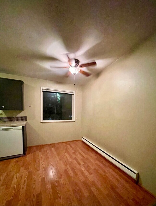 Building Photo - Serene 2-Bedroom Apartment in Peaceful Puy...