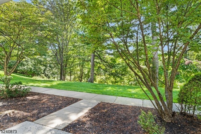 Foto del edificio - 34 Stevens Ct