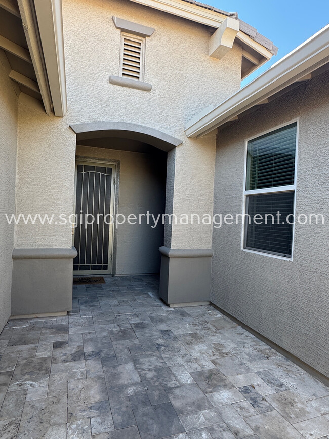 Foto del edificio - Immaculate 3 bedroom, 3 bath home