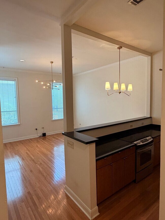 Foto del edificio - 1BD/1BA Condo in Warehouse District