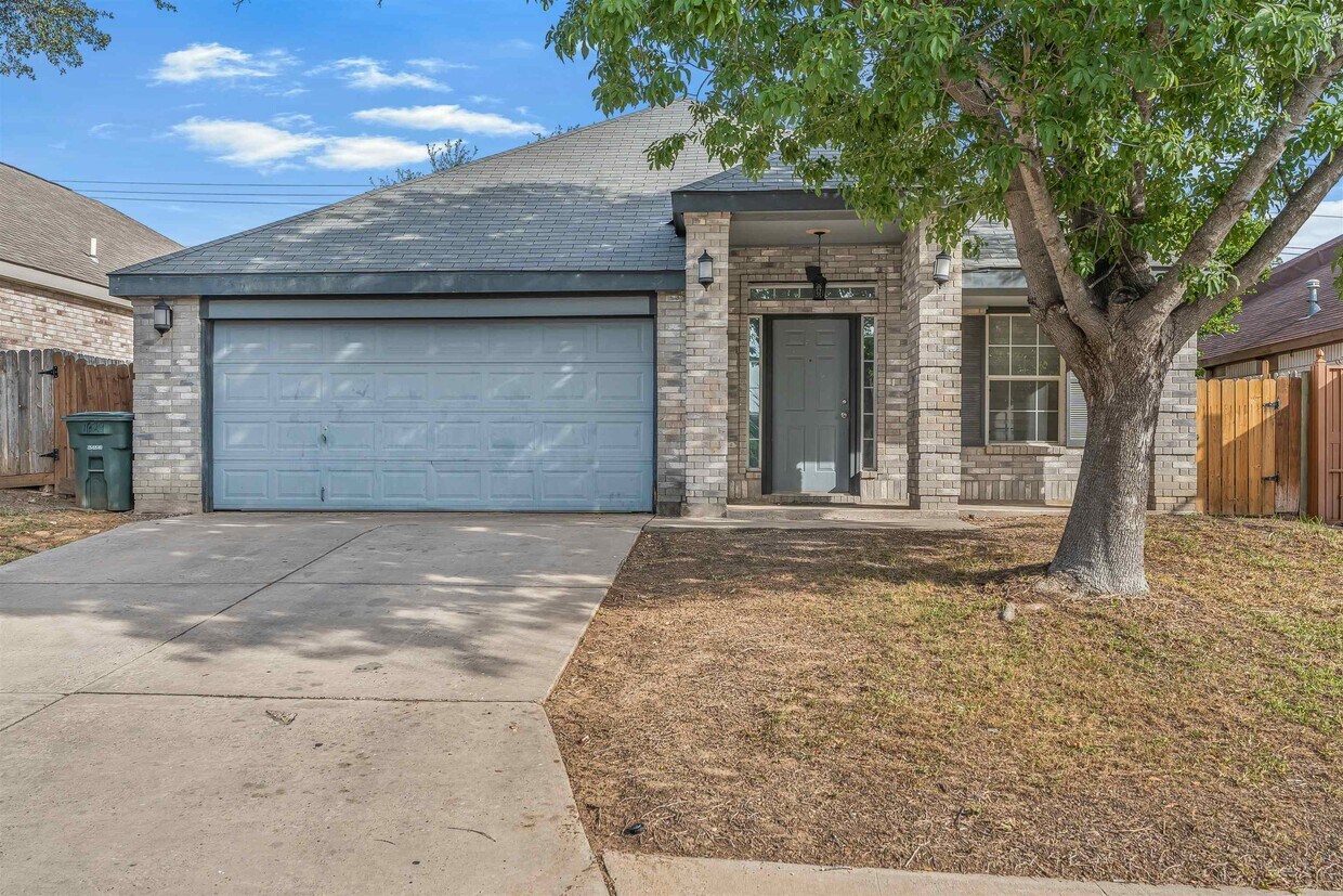 Foto principal - 1629 Sweden Ln