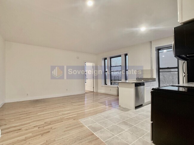 Building Photo - 631 Edgecombe Avenue