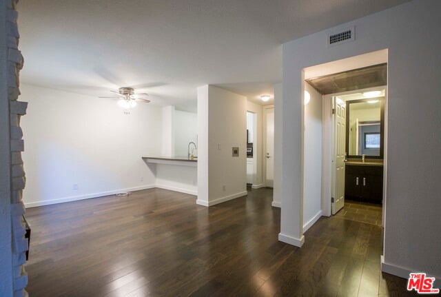 Building Photo - 141 S Clark Dr
