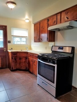 Foto del edificio - 6923 Cole Creek Dr