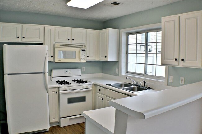 Foto del edificio - 383 Windcroft Cir NW