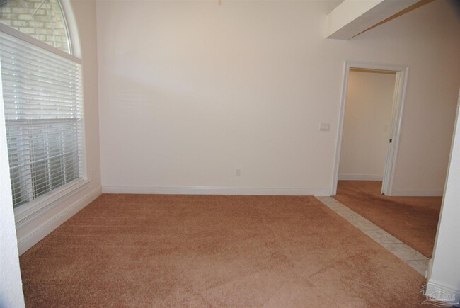 Building Photo - 1057 Bonita Dr