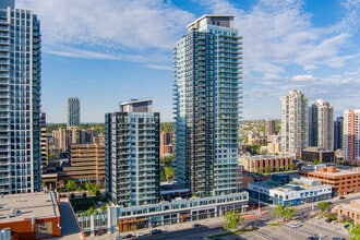 Building Photo - Versus