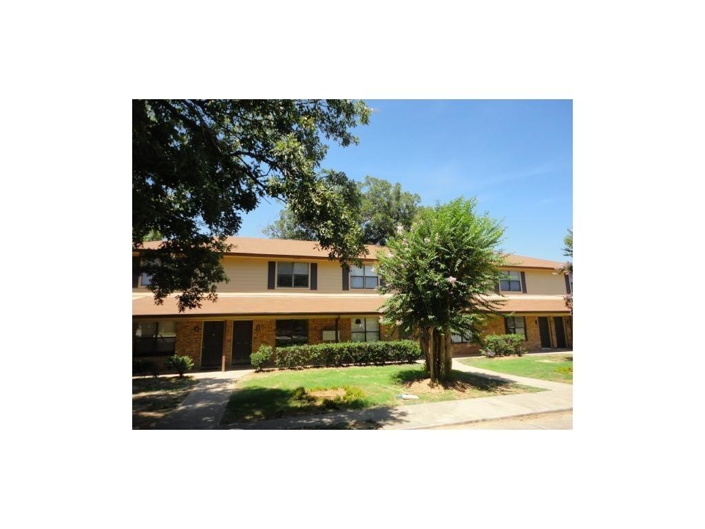 Primary Photo - 212 W Val Verde Cir