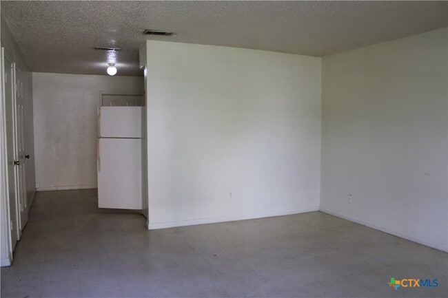 Building Photo - 2417 Valley Forge Ave