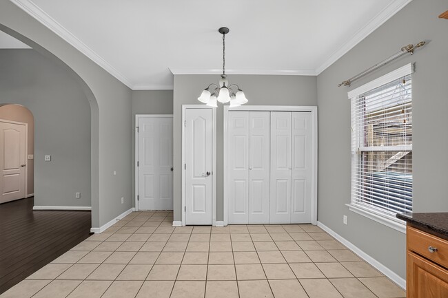 Building Photo - 265 Oxmoor Pl