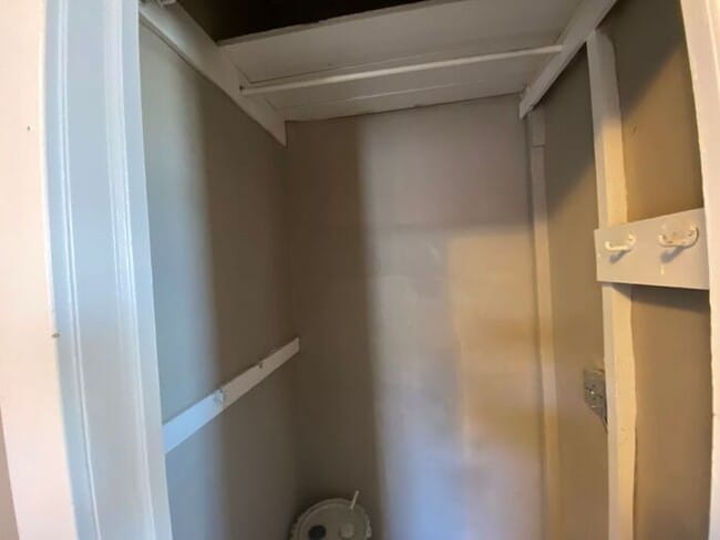 Building Photo - Cute Duplex, Must See!
