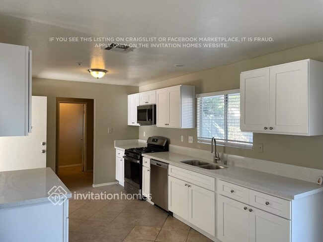 Building Photo - 11646 Robin Dr