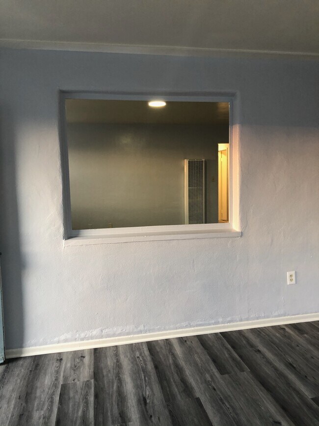 Opening to 2nd living space, great for entertaining - 1527 Garnet Ave